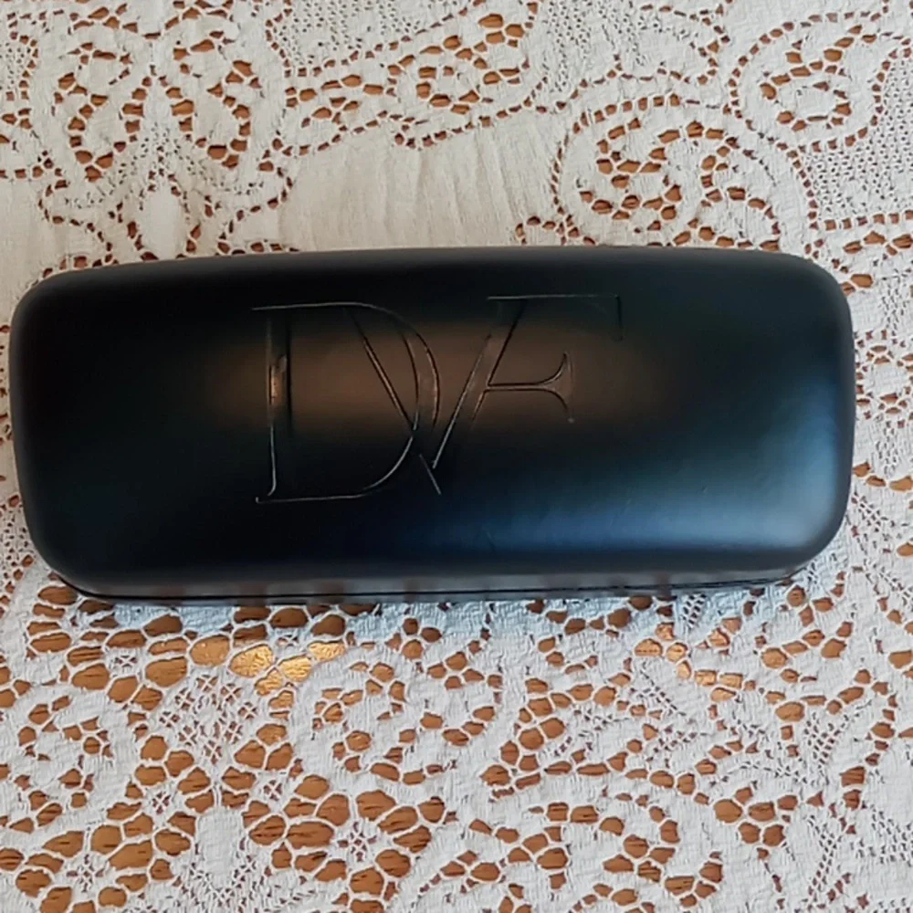 Diane Von Furstenberg Hard Shell Eye Glass Case Black With Hot Pink Lining
